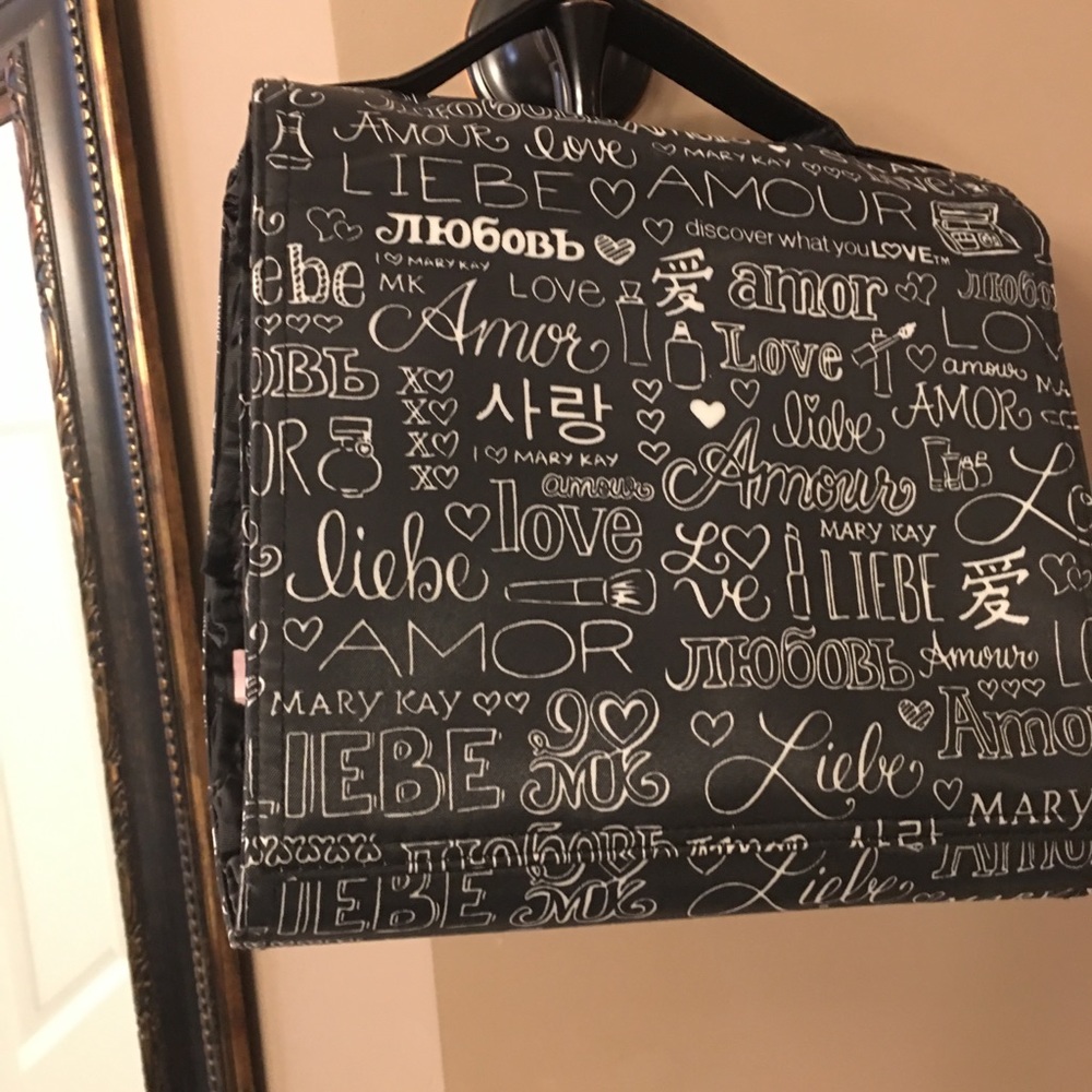 Mary Kay travel cosmetic/jewelry bag